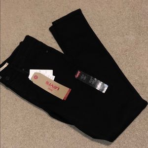 Levi’s black shaping skinny jeans size 26